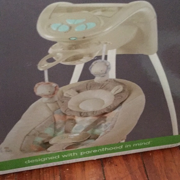 A baby car sea a baby swing n bassinet
